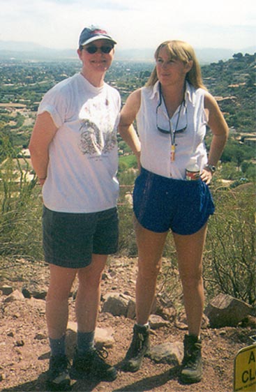 Cindy and Ginni on Camelback closeup.jpg 55.9K